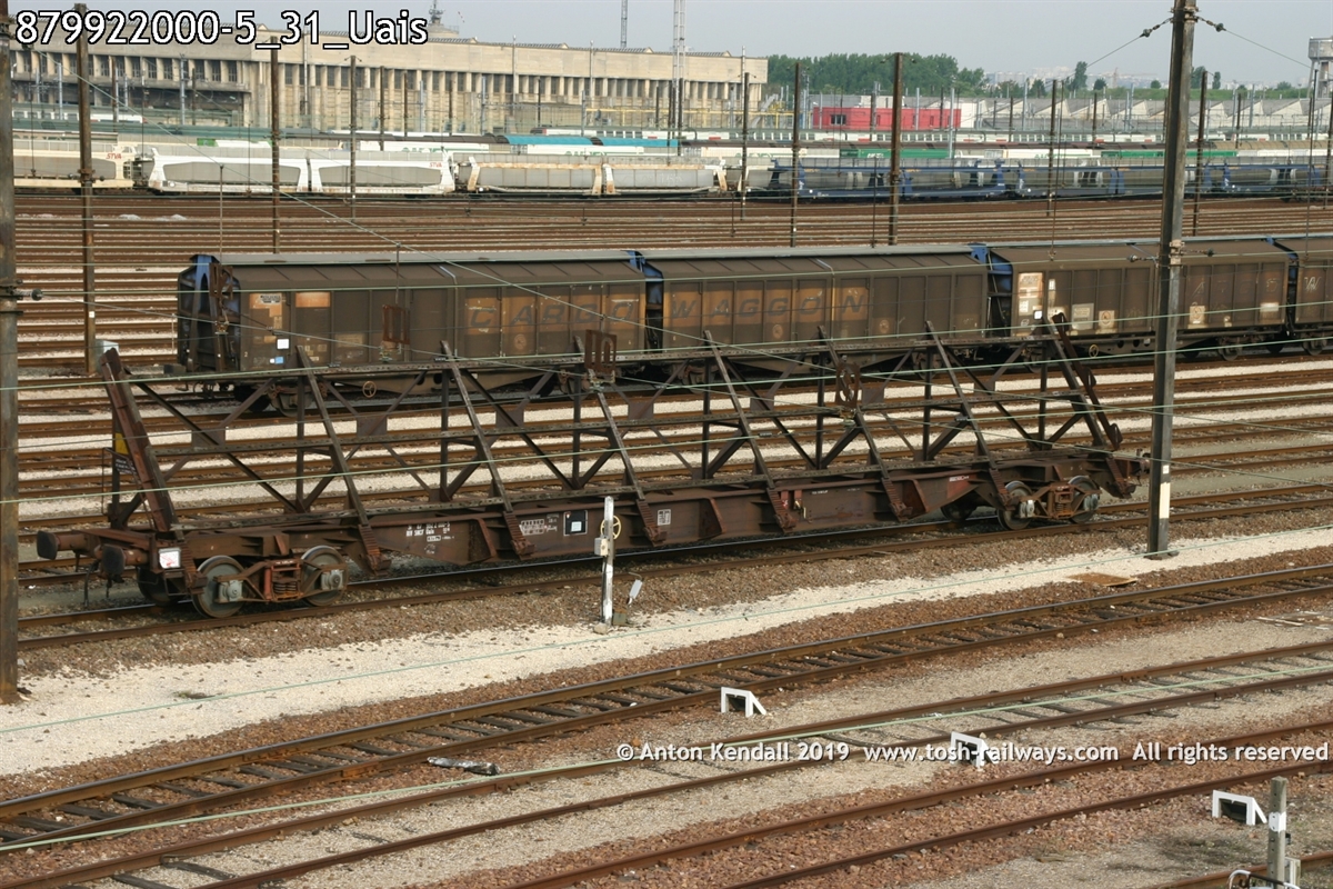 879922000-5_31_Uais.jpg